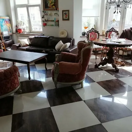 Artist Studio كلابيدا